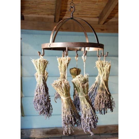 IC KB07 balatonfelvidek falusi haz mennyezeti kovacsoltvas patinas regies mediterran country falusi levendula szaritas fuszer virag szarazvirag keszites konyhai kiegeszito.jpg